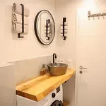 Nikola *