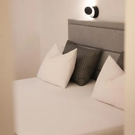 Nikola *