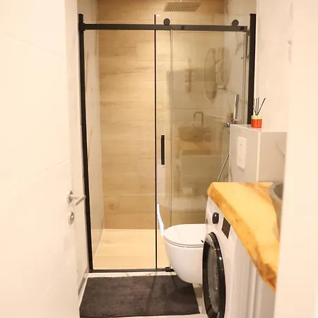 Nikola Apartment *